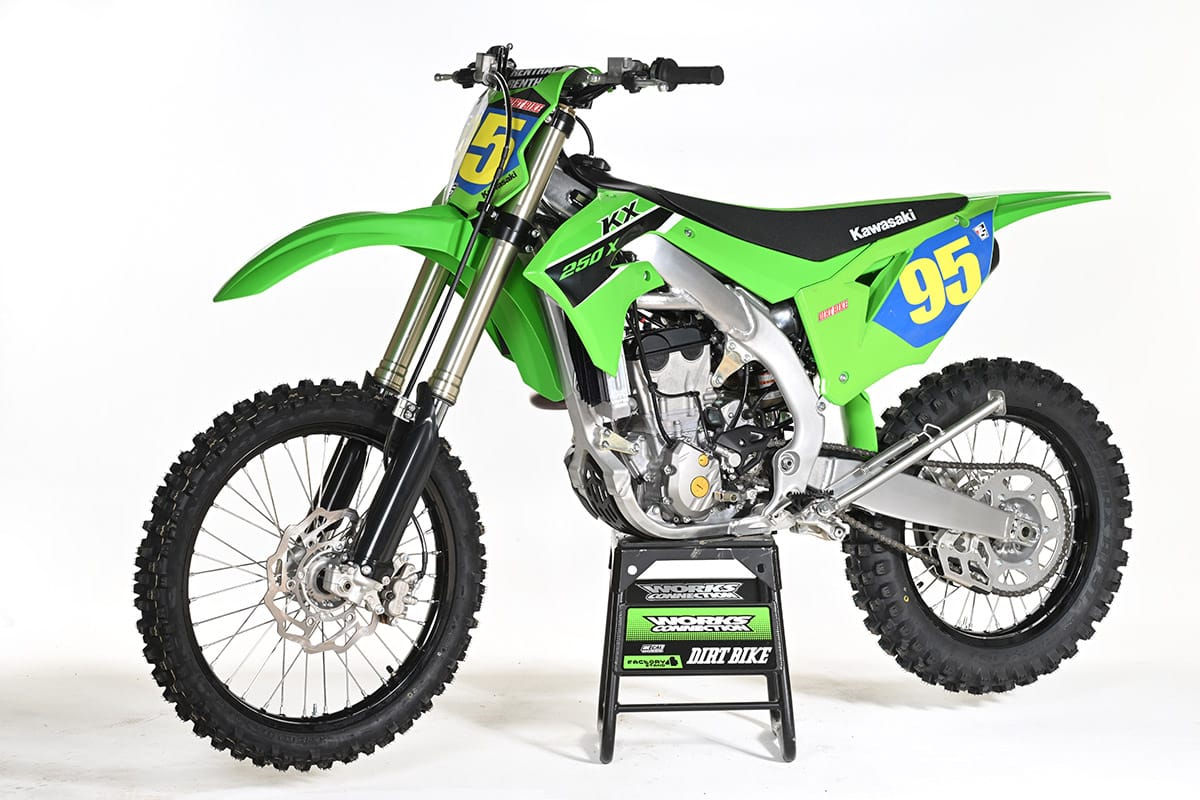 Kawasaki KX250X, Motocicleta de Competição